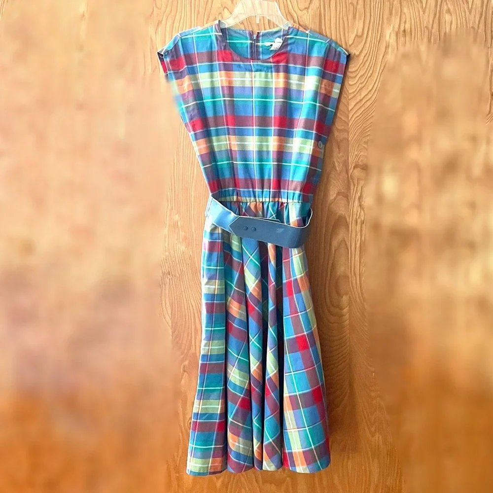 Vintage plaid picnic dress, blue & red with matching belt, side buttons, medium - Picture 2 of 10